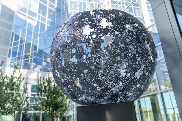 Argento Shadow Sphere